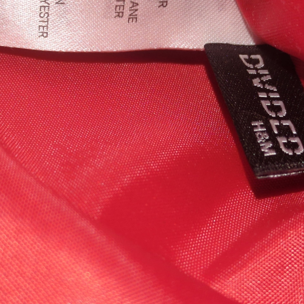 Divided H&M Pink Lip-Shaped Crossbody Bag - Picture 5 of 5